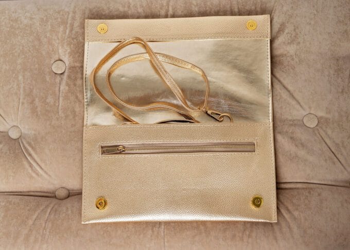 Złota kopertówka Bella Gold – idealna na wielkie wyjście - obrazek 7