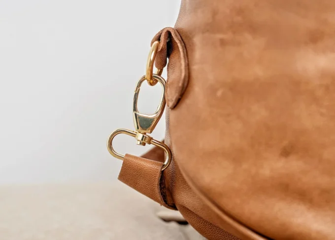 Stylowa torba nerka Lily Brown z naturalnej skóry - idealna na każdą okazję! - obrazek 9