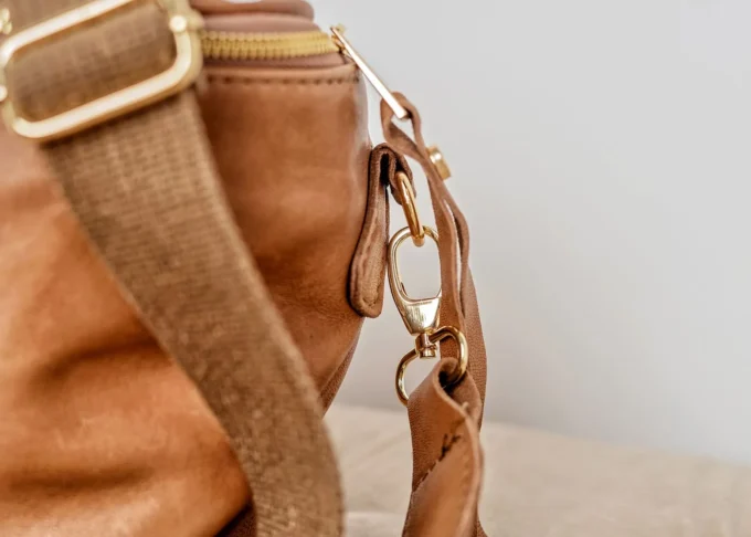 Stylowa torba nerka Lily Brown z naturalnej skóry - idealna na każdą okazję! - obrazek 10