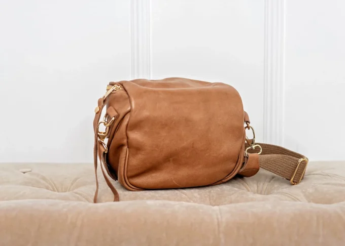 Stylowa torba nerka Lily Brown z naturalnej skóry - idealna na każdą okazję! - obrazek 3
