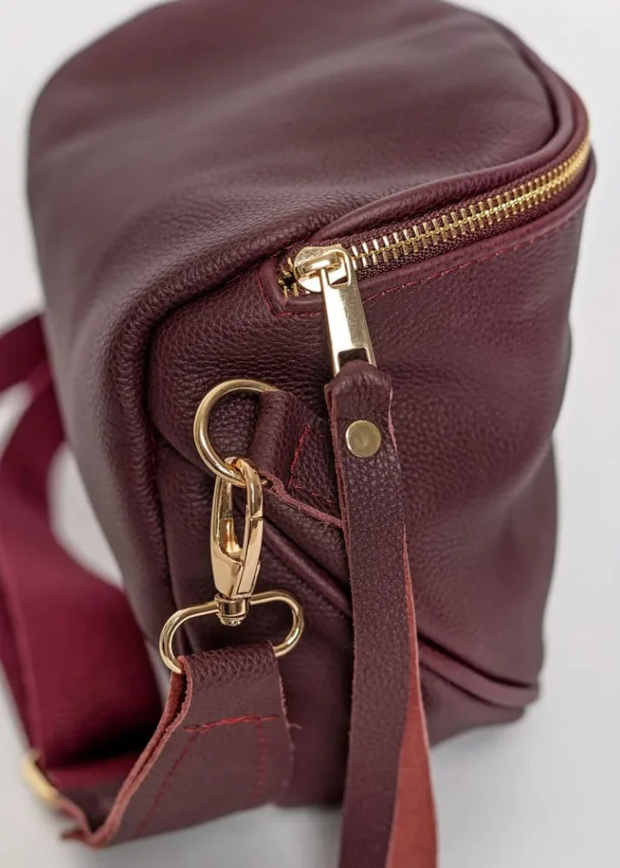 Stylowa torba nerka Lily Burgundy z naturalnej skóry - obrazek 4