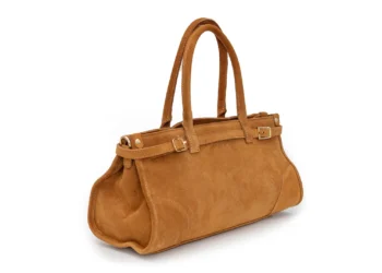 Torebka typu jamnik Pravia prezentowana na jasnym tle